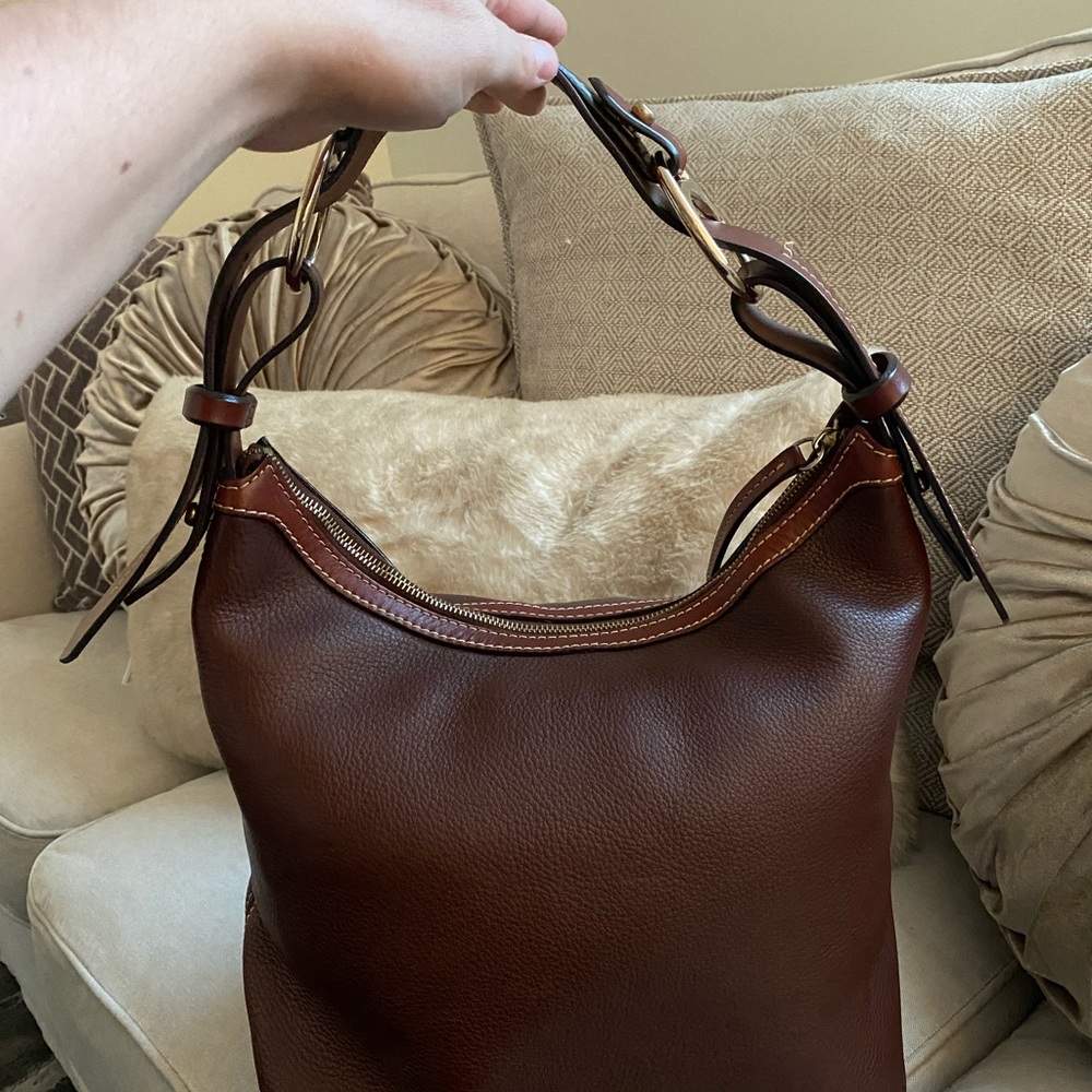 GIVVY DEC 31 Like new Amber Dooney & Bourke Medium Stretch Slouched Shoulder Bag - Picture 3 of 11